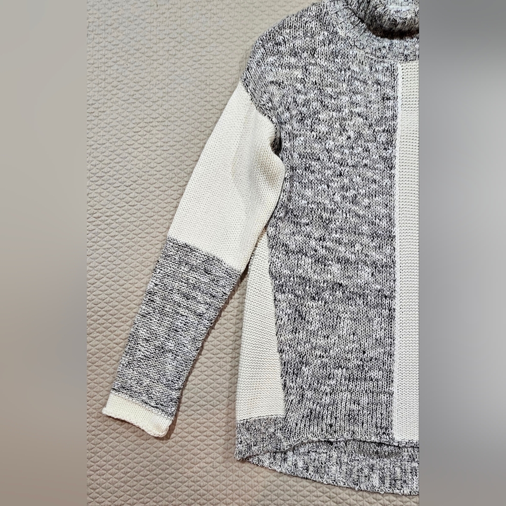 Violet Ruby Gray & Cream Modern Turtleneck Knit O… - image 4